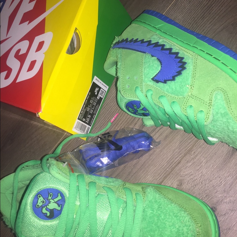 Grateful Dead Green Size 9